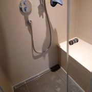 Dusche und Schrank Negernbötel