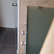 Dusche und Schrank Negernbötel