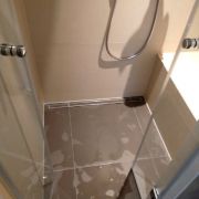 Dusche und Schrank Negernbötel